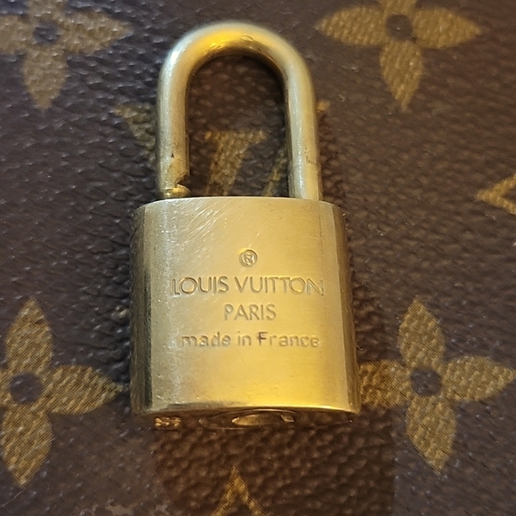 AUTHENTIC VINTAGE LOUIS VUITTON PADLOCK #313 - Picture 2 of 4